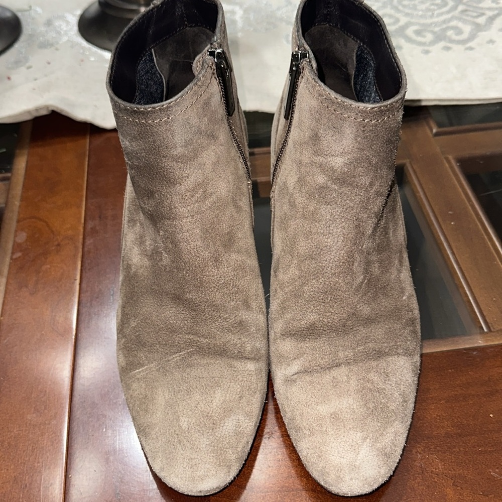 AQUATALIA Italian suede leather taupe grey booties, 8.5 - Picture 3 of 7